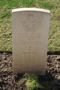 Ismailia War Memorial Cemetery - Phillips, Lincoln Thomas Beynon